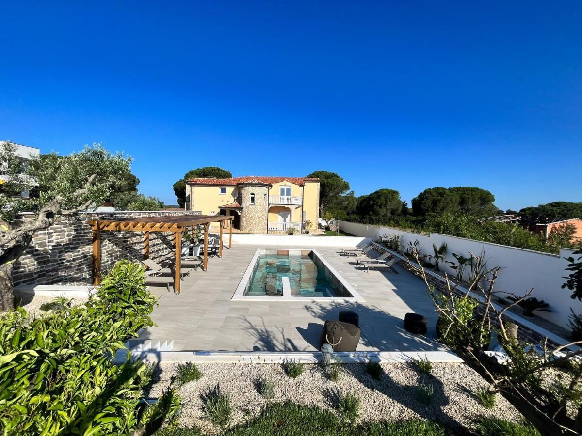 Olivea Luxury Suites Fazana Luaran gambar