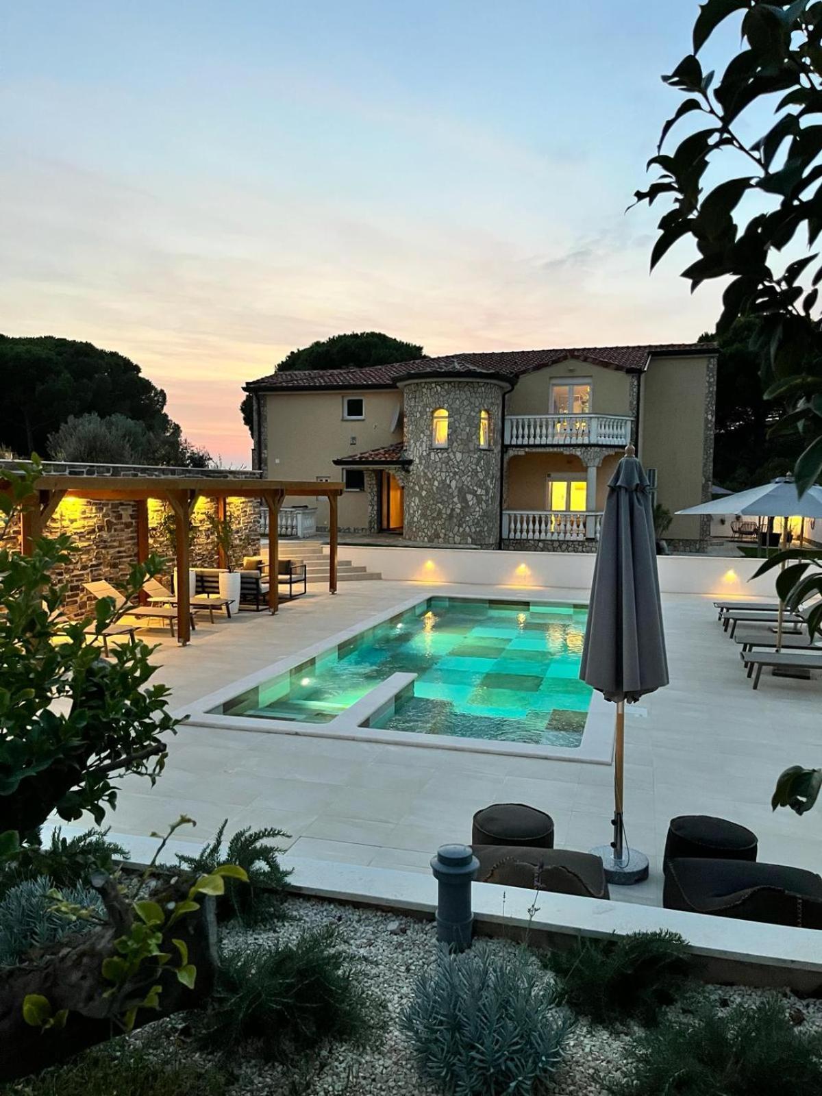 Olivea Luxury Suites Fazana Luaran gambar